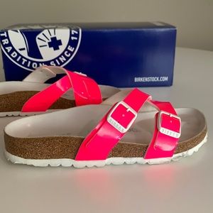 Birkenstock Yao strappy sandal in Neon Pink 35. Excellent condition!